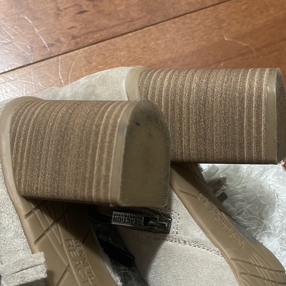Kenneth Cole Reaction Suede Tan Open Toe Booties - Picture 11 of 11